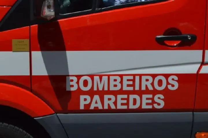 Colisão entre duas viaturas provoca dois feridos em Beire no concelho de Paredes