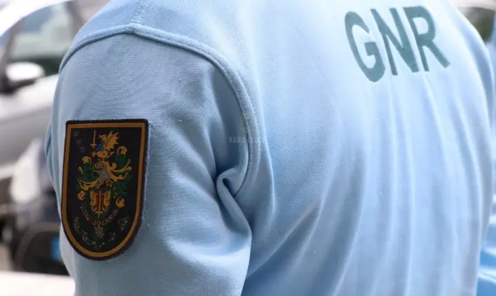 Prisão preventiva por furto em interior de veículo