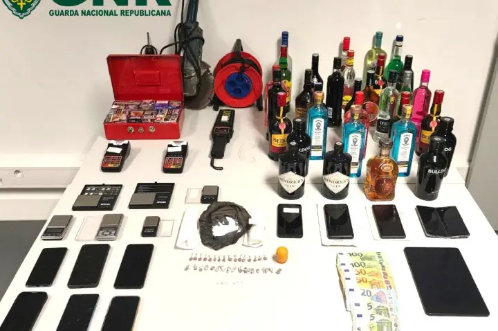 Quatro detidos por tráfico de estupefacientes