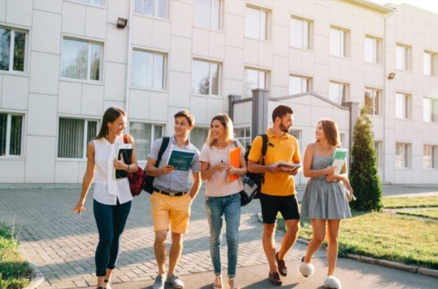 Paços de Ferreira aprova proposta de bolsa anual de 500 euros para estudantes universitários