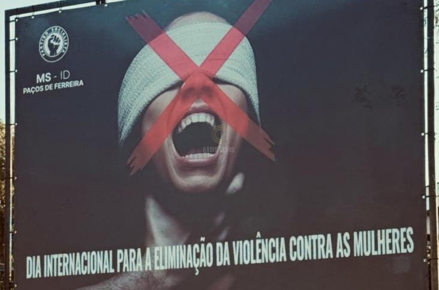 Paços de Ferreira assinala Dia Internacional para a Eliminação da Violência Contra as Mulheres com outdoor de sensibilização