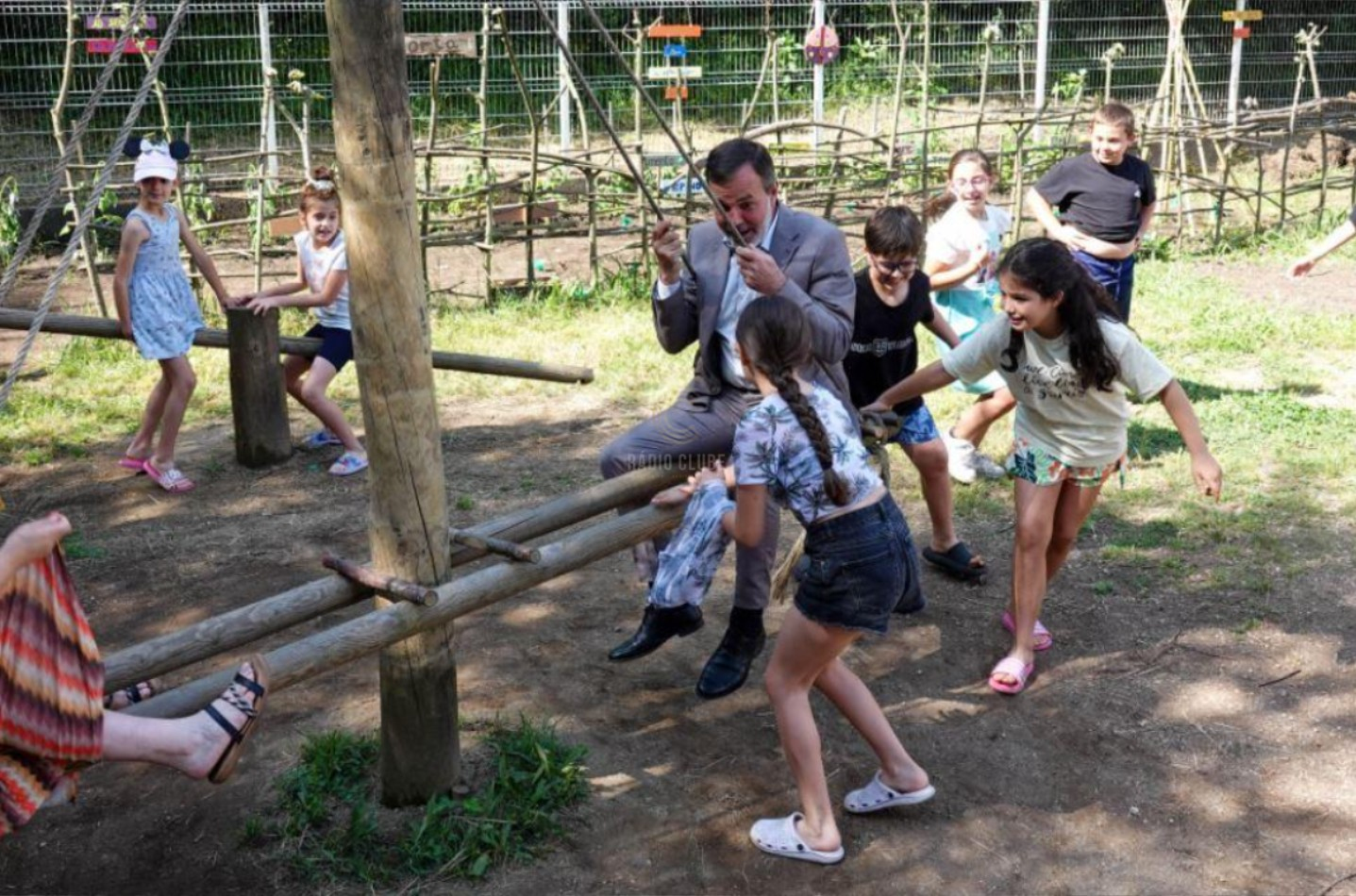 Centro Escolar de Arreigada inaugura primeiro recreio natural